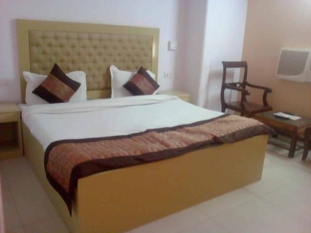 Hotel O Hotel Landmark Inn Delhi  Bagian luar foto