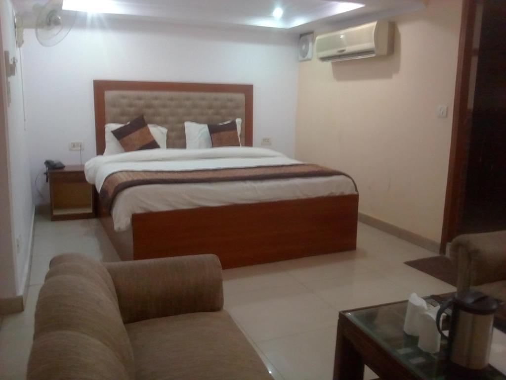 Hotel O Hotel Landmark Inn Delhi  Bagian luar foto